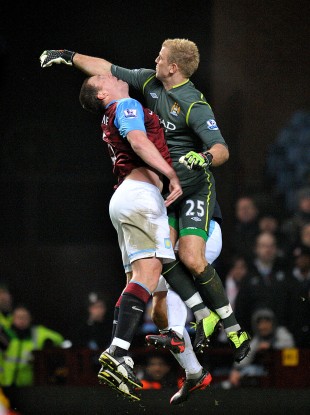 Dunne and Hart collide yesterday.