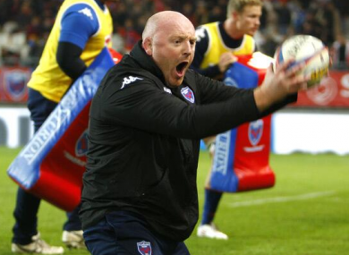 Bernard Jackman gets very involved in Grenoble's pre-match preparations.